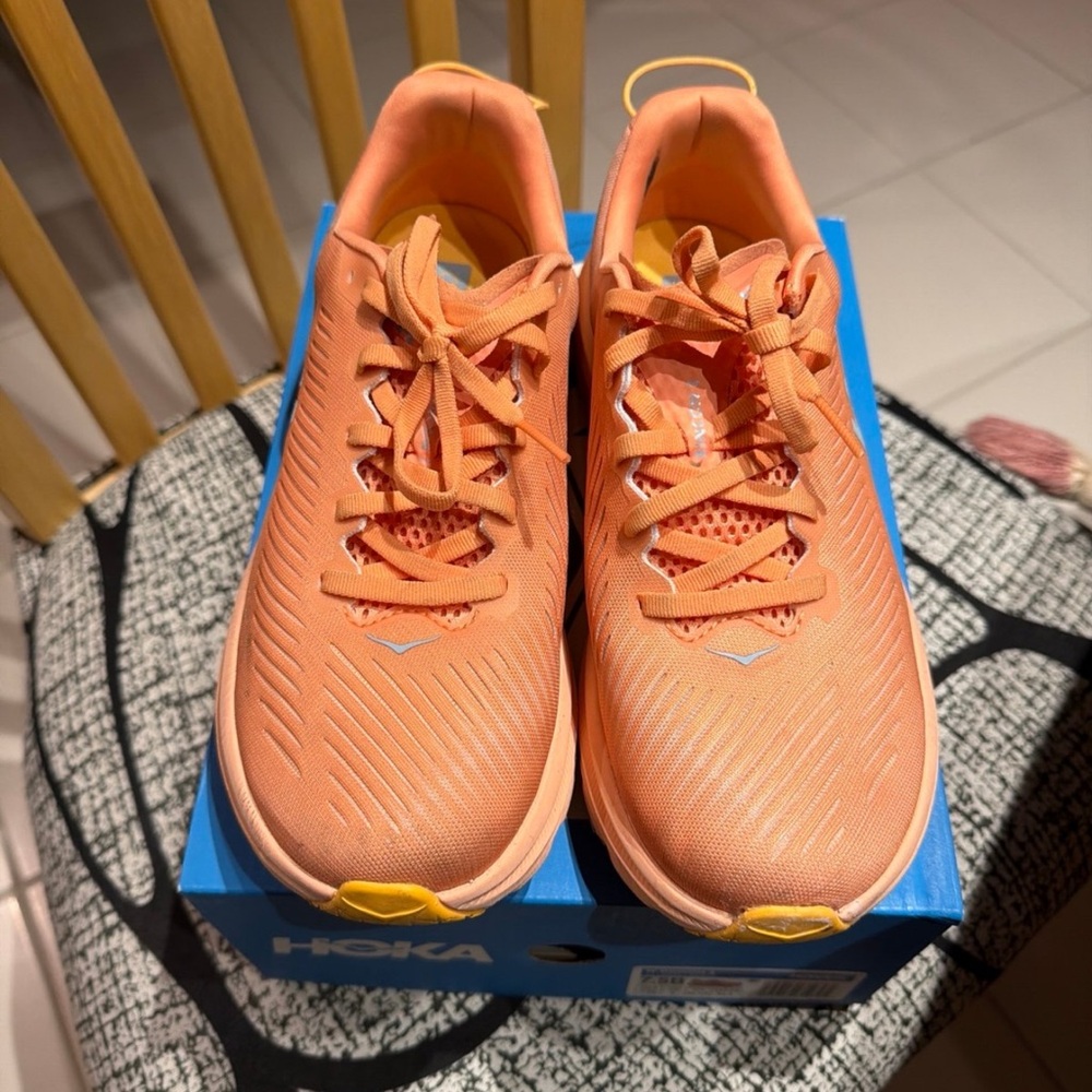 HOKA women 7.5